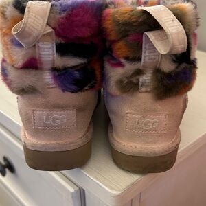 UGG Fluff Mini Quilted Motlee Size 6